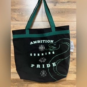 Slitheryn tote nwt